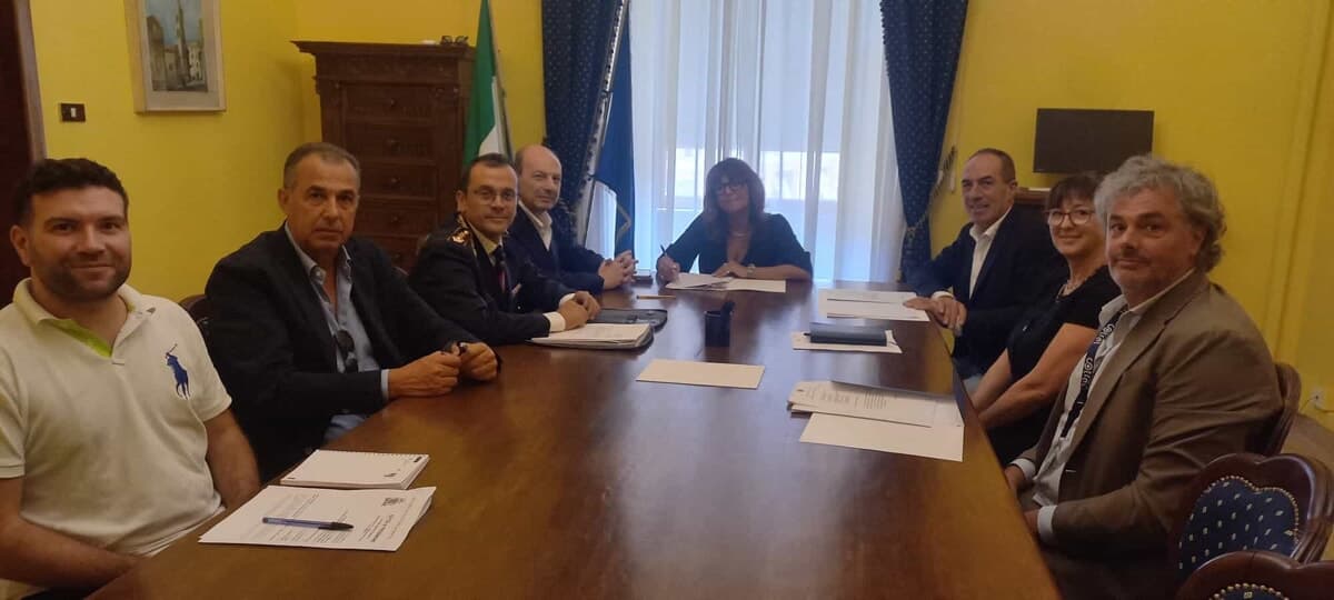 Frosinone, studenti del Severi penalizzati dal BRT: in Prefettura la soluzione con nuove fermate Cotral