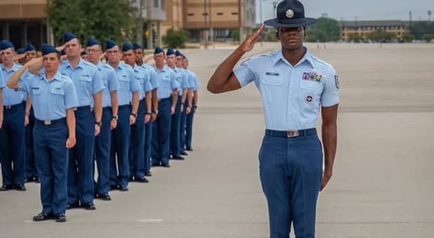  Focolaio di influenza nella base militare Usa, 159 reclute ammalate. Hegseth aveva abolito l'obbligo vaccinale 