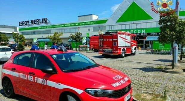  Intossicazione da Leroy Merlin nel Veneziano, 30 persone accusano malori improvvisi all'interno del negozio 