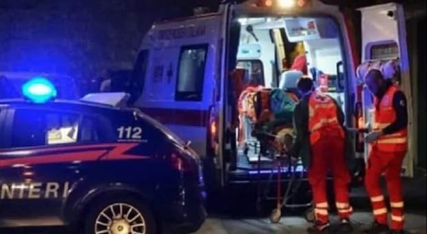  Vieste, padre e figlio cadono dal terrazzo durante la festa di nozze: grave 40enne. «Provava a salvarlo»  