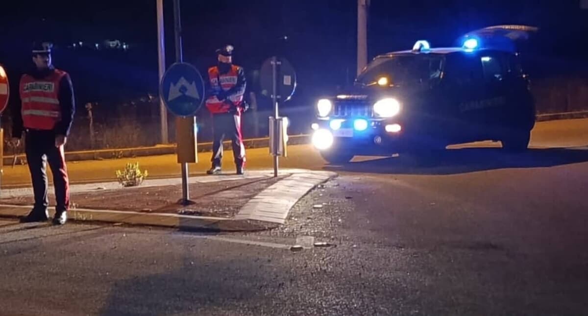 Aquino, furto sventato al supermercato: i banditi fuggono inseguiti dai carabinieri