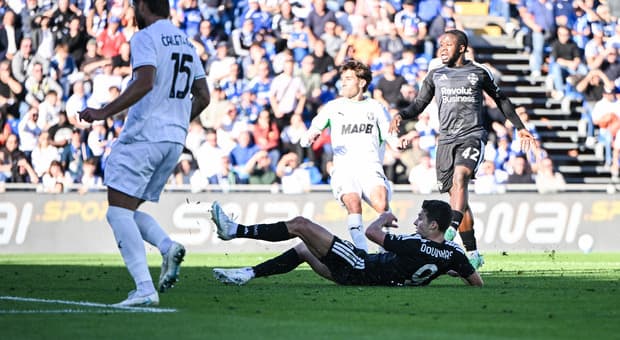 Como-Sassuolo 2-0, le pagelle: Douvikas (7,5) non si ferma più, Kaiki (6,5) che assist, Laurienté (5) produce poco 
