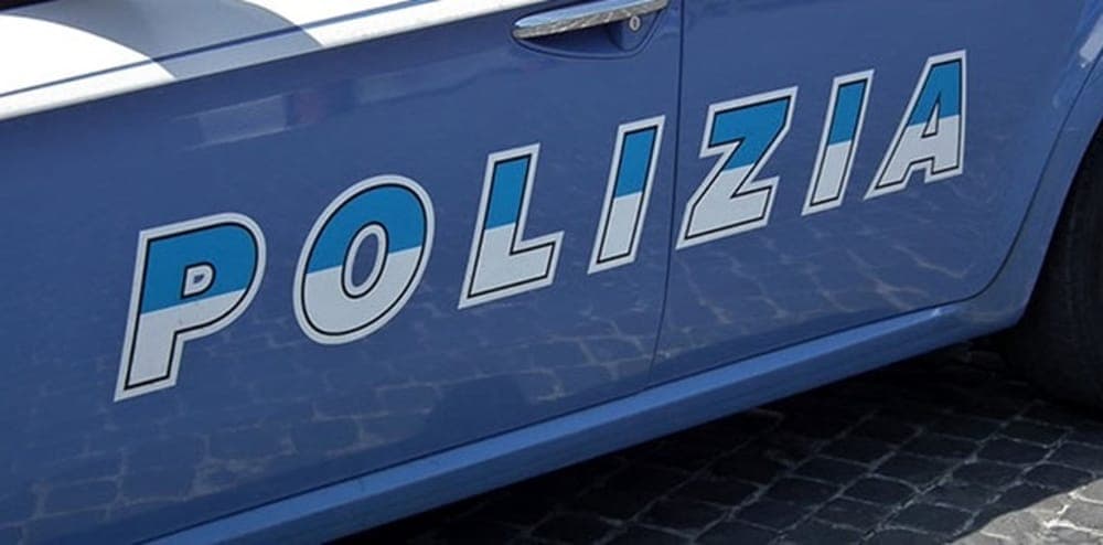 Aggredisce la moglie in un locale. Denunciato per maltrattamenti