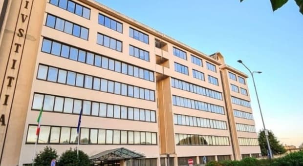  Trasferita dopo 20 anni da Roma a Jesi, si dimette dopo 5 giorni: «A 300km da casa, impossibile andare a lavorare». Il giudice: «No, niente Naspi» 