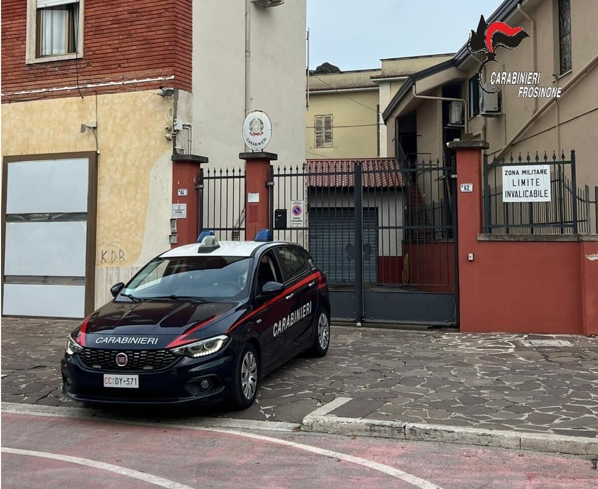 Frosinone, trovato con lo smartphone rubato a una minorenne: denunciato giovane tunisino