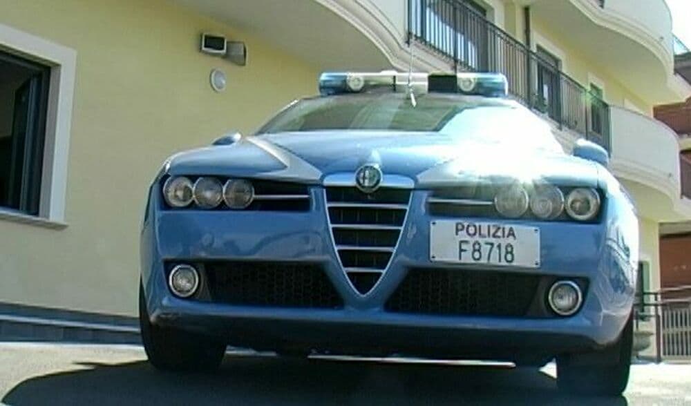 Cassino, ritrova il monopattino rubato in un negozio: quattro denunciati per ricettazione
