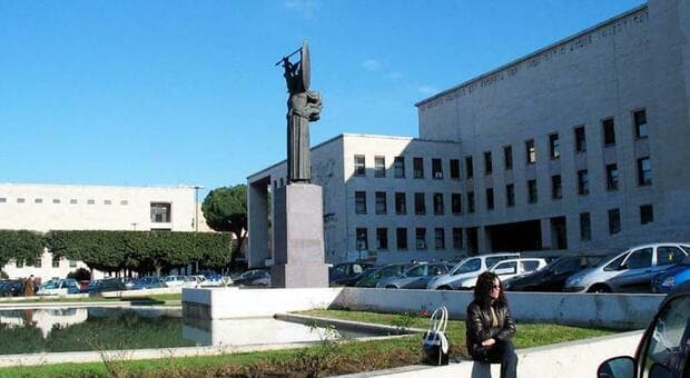  Sapienza, al via le elezioni per nominare il nuovo rettore: il primo faccia a faccia tra i cinque candidati. Ecco chi sono 