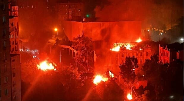  ?Kiev sotto il più massiccio attacco balistico dall'inizio della guerra: «Lanciati 40 missili in 53 minuti» 