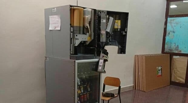  Tor Sapienza, scuola nel mirino. «Ladri e vandali ogni settimana» 
