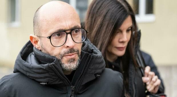  Jacques Moretti arrestato per violenze sulla moglie Jessica: la donna sarebbe stata ricoverata in ospedale 