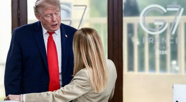  «Non mi faccio trattare così», ma Meloni ferma la "rissa" con Trump. E i ministri potranno andare a Villa Taverna 