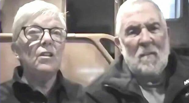  Nave russa nella Manica, i pensionati sullo yacht: «Gli spari? Tutto surreale, non eravamo in rotta di collisione» 