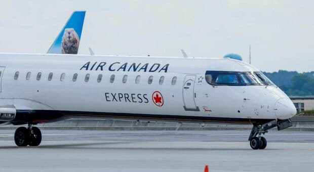  Comandante ha una crisi epilettica in volo. «Panico a bordo, l'aereo ha cominciato a sbandare» 