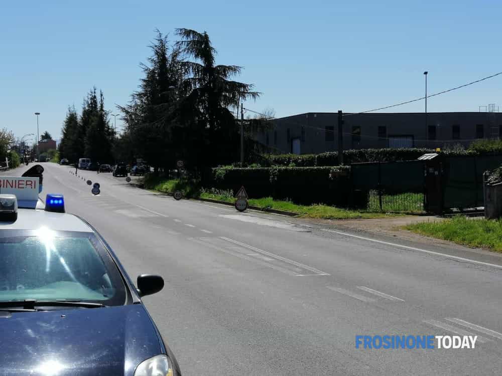 Labico, coppia trans aggredita in piena notte in strada da un gruppo di giovani