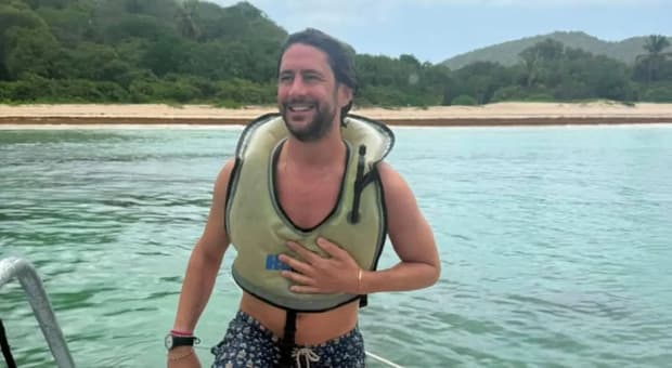  Massimiliano Gatti, italiano morto durante la vacanza in Messico cadendo dalle scale: aveva 38 anni. La madre: «La mia vita finisce qui» 