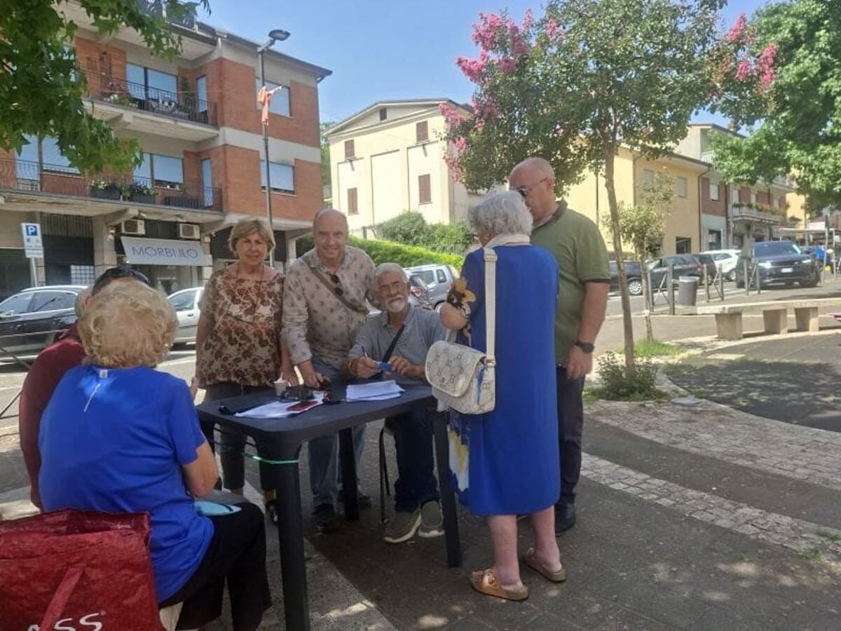Artena, chiusura dell'ufficio postale per quattro mesi, scatta la protesta e la raccolta firme