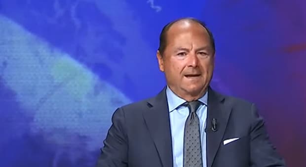  Luigi Bacialli aggredito in strada vicino casa, la lite per i suoi due cani: il direttore del tg Medianordest in ospedale 