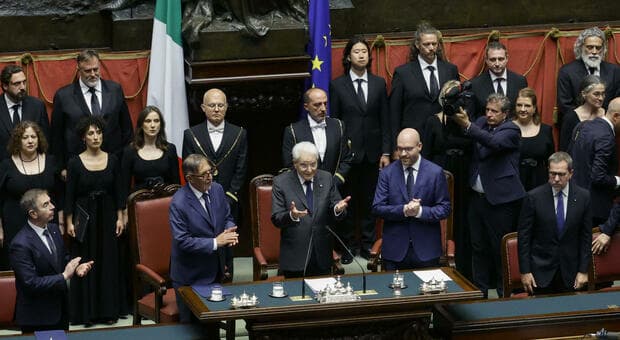  Mattarella celebra l'Assemblea costituente: «La Repubblica è di tutti». Tre minuti di applauso. I vannacciani disertano 