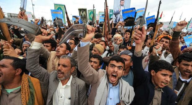  Attacco Houthi a una base saudita, colpito un caccia italiano. E Roma chiede più fondi e navi 