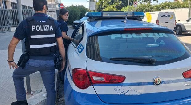  Roma, pugni e calci alla compagna: arrestato personal trainer. Blitz in palestra al Casilino 