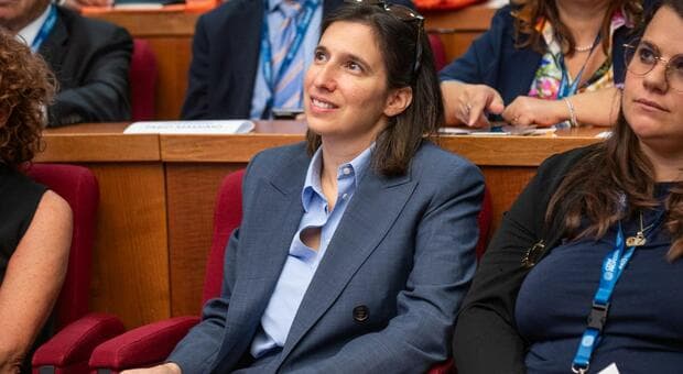  Pd-M5S-Avs, da venerdì il cantiere: accordo tra leader nelle chat. E tra i centristi prime prove di unità 