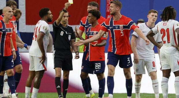  Inghilterra-Norvegia, perché il gol di Bellingham non è stato annullato: il tocco della spidercam e cosa dice la Fifa 