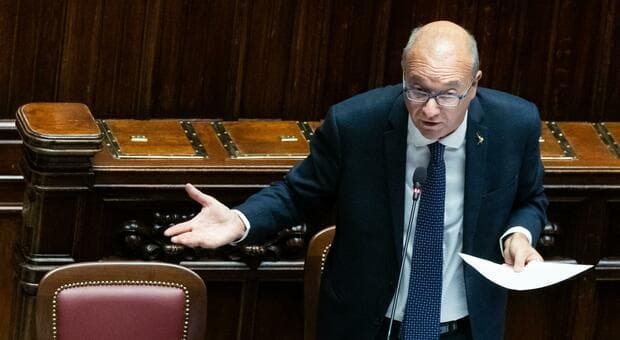  Proiettile e lettera minatoria a Valditara, busta recapitata al ministero. Meloni: «Non si farà intimidire» 