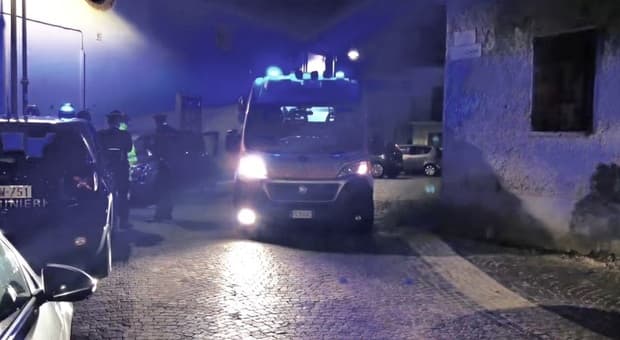  Reggio Emilia, pizzaiolo ucciso a coltellate. «Il killer chiedeva una pizza gratis». Ferita anche la sorella 