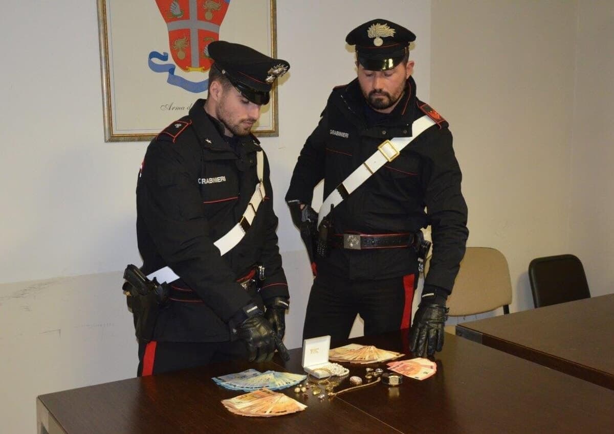 Segni, truffano un'anziana ma vengono arrestati dai carabinieri poco dopo
