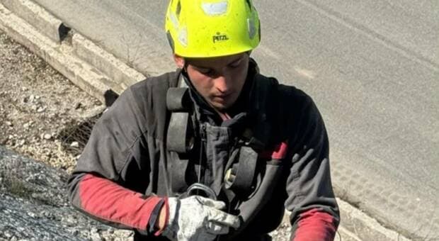  Andrea Moretti, chi era l'operaio morto al Colosseo: da Teramo per lavorare a Roma, lascia 3 sorelle. Meloni: «Inaccettabile, faremo piena luce» 