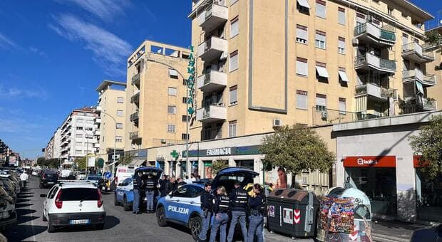  Roma, spari sulla Tuscolana: rapinato un vigilante. Bandito in fuga con il bottino da 9mila 