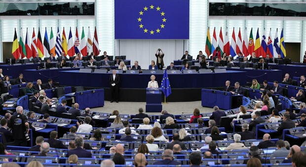  Von der Leyen: «Russi e ultradestra vogliono frantumare l?Europa». E apre all?alleanza con il Canada 