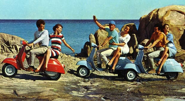  Vespa compie ottant'anni, un'eccellenza della creatività italiana che ha cambiato il modo di andare su due ruote 