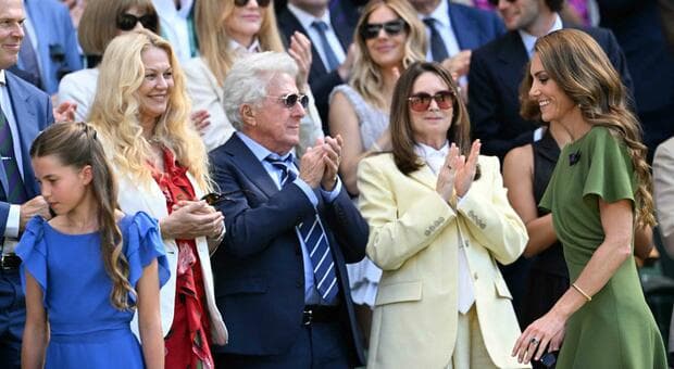  Wimbledon, i vip in tribuna per Sinner-Zverev: da Kate a Dustin Hoffmannm JLo e Kdiman. Il box stellare sul Centre Court 