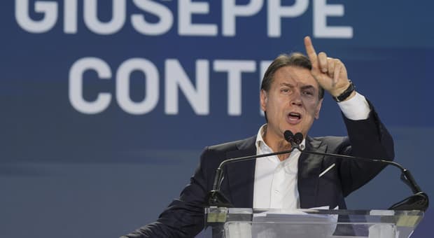  Conte: «Al governo tabula rasa. Io premier? Non mi sottraggo. Il 91% dei votanti è contro l?invio di armi all?Ucraina» 