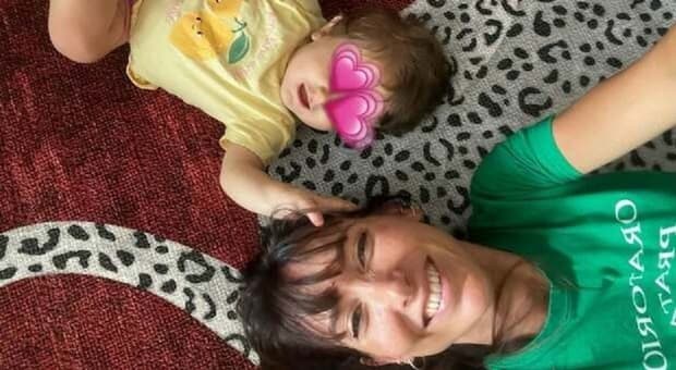  Katia Cescon, la sindaca risponde ai pettegolezzi: «Dicono che non dovrei più svolgere il mio ruolo perché sono diventata mamma. Ragionamento retrogrado» 