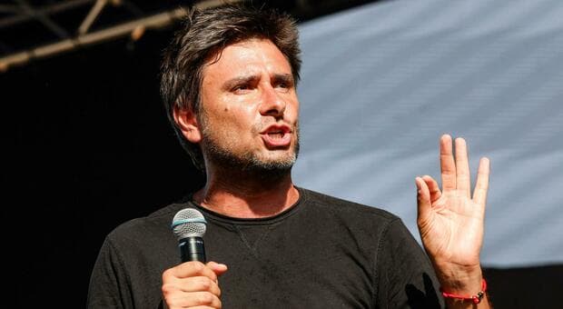  Di Battista, come sta? Venerdì possibile rientro in Italia. «Dopo l'operazione ha parlato, miglioramenti eccellenti» 