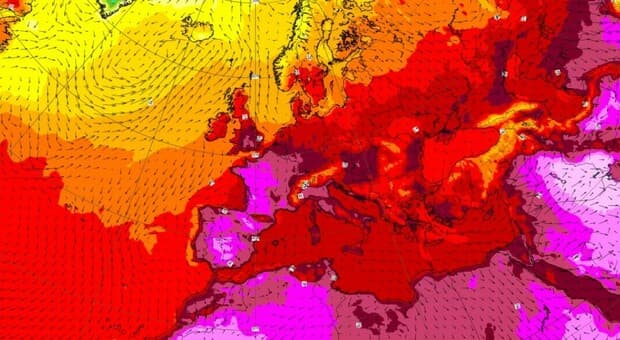  Caldo record, domani bollino rosso in 15 città: quando arriva il picco di afa e quanto durerà 