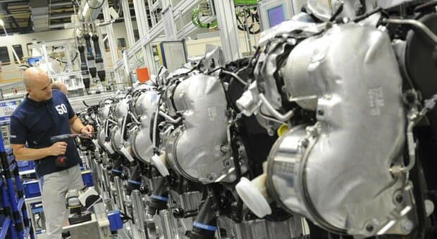  «Volkswagen potrebbe tagliare 100mila posti di lavoro», 4 stabilimenti a rischio chiusura. La crisi e le indiscrezioni 
