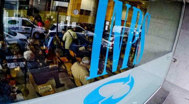  Pensione minima, assegno da 619,80 euro al mese. Chi la può ricevere e come richiederla 
