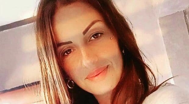  Nefertari Mancini evade dai domiciliari per incontrare il fidanzato in carcere, arrestata la figlia del boss della Magliana Antonio "l'Accattone" 