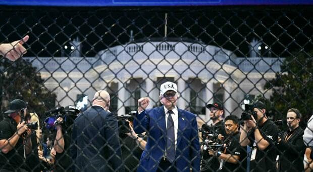  Trump, sventato attentato alla festa alla Casa Bianca: erano pronti droni e cecchini 