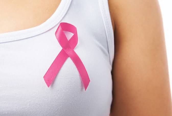Ottobre Rosa 2026, la lotta contro il tumore al seno attraversa l’Italia: visite gratuite, screening e ricerca