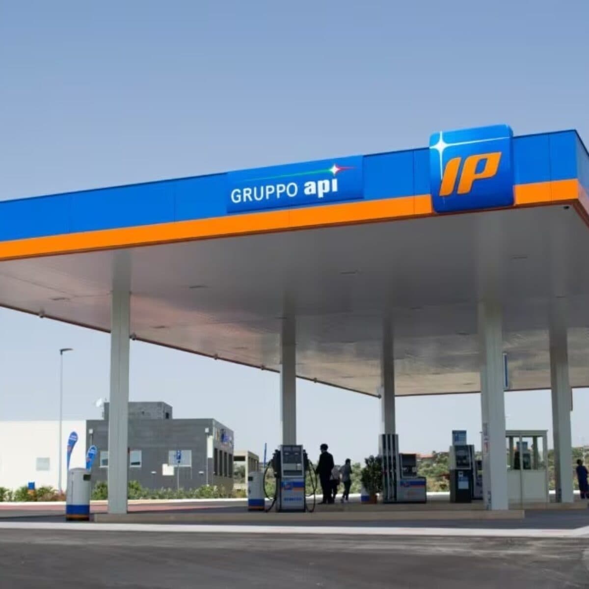 Anche IP segue Eni: si avvia l'effetto domino sui prezzi dei carburanti