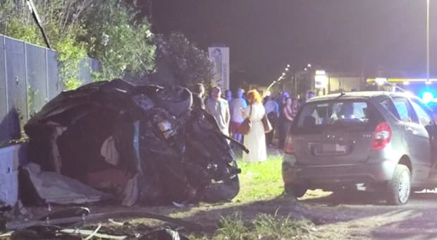  Salento, coppia di turisti campani muore in un incidente stradale: arrestato conducente positivo ad alcol e droga 