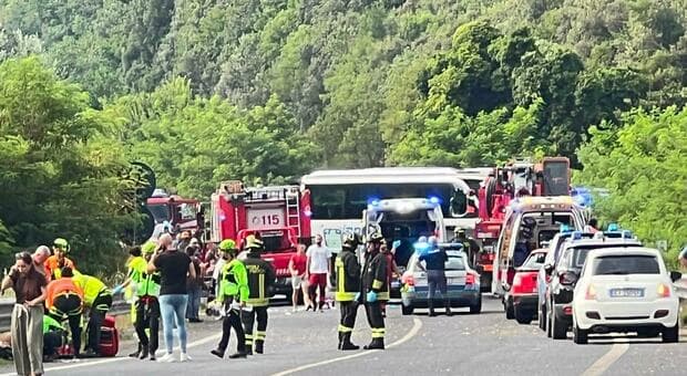 Incidente sulla Rieti-Terni, cinque morti e cinque feriti nello scontro tra pullman, camper e auto 