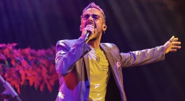  Ave Rico, il nuovo EP tra cantautorato e sperimentazione: «Roma è così, ci vai per suonare e torni a casa con delle nuove persone nel cuore» 