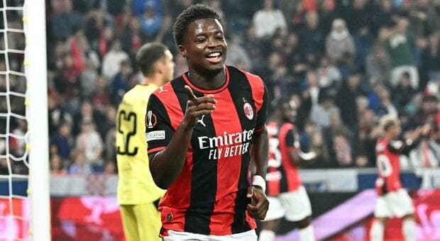  Cisse, chi è l'attaccante del Milan alla prima tripletta in Europa League: età, stipendio e il ruolo nell'Italia Under21 