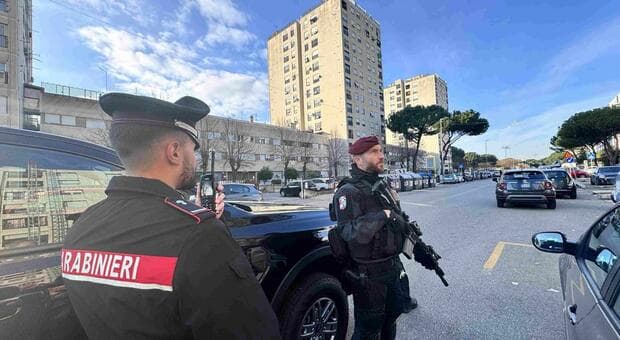  I clan in lotta per lo spaccio tra ordigni e spari in strada 