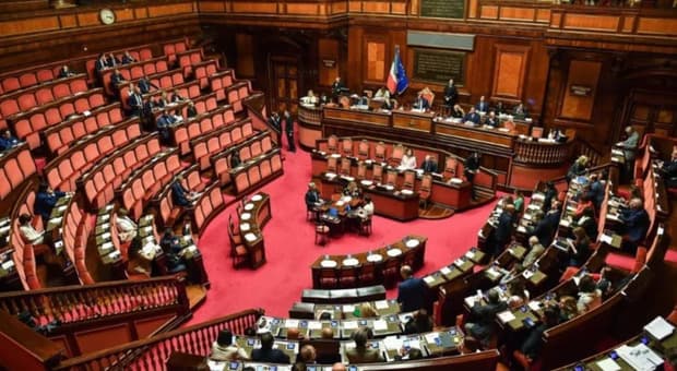  Rai, taglio del canone e nuovi poteri al Cda: la riforma accelera, domani il voto in Senato 